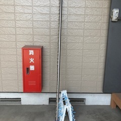 物干し竿とピンチハンガーの画像