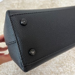 CHARLES&KEITH トートバック　ショルダーバッグの画像