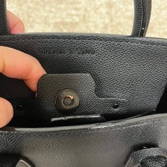 CHARLES&KEITH トートバック　ショルダーバッグの画像