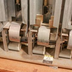 【武蔵小山店】 フジタカ FTV-K117 タバコ自動販売機 自販機 レトロ 鍵付き たばこ 販売機 店舗什器　タバコ自動販売機 タバコ自販機 自販機 レトロ自販機 昭和レトロ 喫煙具 自販機什器 タバコディスプレイ レトロ雑貨 レトロ什器 ビンテージ雑貨 アンティーク自販機 店舗什器 喫煙所 レトロインテリア タバコケース 自販機型ディスプレイ インダストリアル什器 昭和家電 電飾看板の画像