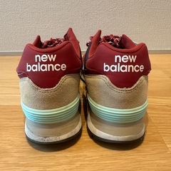 New Balance 574 レッド スニーカーの画像