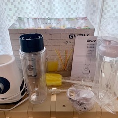 ジューサー　ジュースミキサー 600ml  　持ち運びボトル(未使用)付きの画像