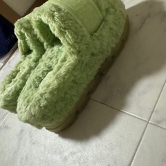 UGG 厚底サンダルの画像