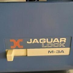 0823-125 ロックミシン　ジャガーロックM-3Aの画像