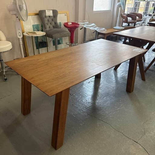 ダイニングテーブル　LECNATEC