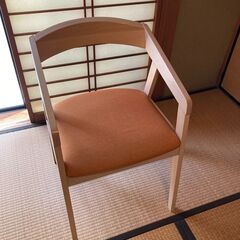 椅子（北欧デザインのおしゃれな椅子）の画像