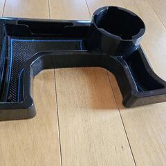 ジムニー　JB64 .JB74　MT用トレイの画像