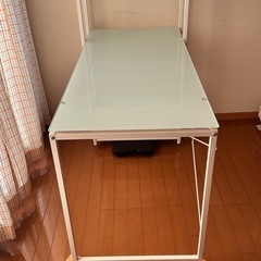 パソコンデスク ガラス天板の画像