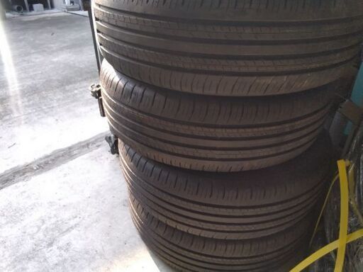 工賃無料！新車外しタイヤ！ダンロップグラントレックpt30  225/60r18