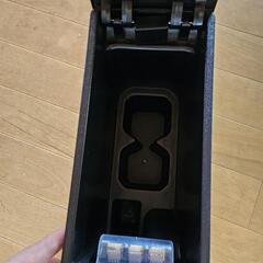 ジムニー　JB64.JB74用　小物入れ付き肘掛けの画像