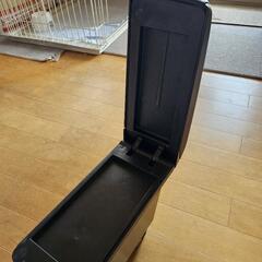 ジムニー　JB64.JB74用　小物入れ付き肘掛けの画像