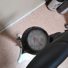 098.自転車空気入れの画像