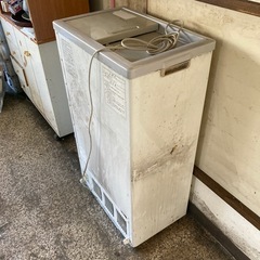 引取限定　使えるサンヨー小型冷凍庫の画像