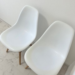 カフェチェア　シェルチェア　木製脚　2脚セット　/ イームズチェア　ダイニングチェア　の画像