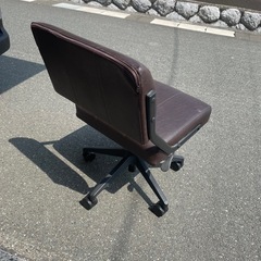 💙デスクチェア 革製の画像