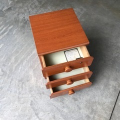 鍵付き小物入れの画像