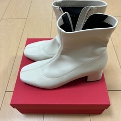 ホワイトブーツの画像