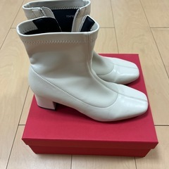 ホワイトブーツの画像