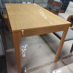 IKEA　伸縮式テーブル、椅子セットの画像