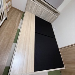 ダブルベッドの画像
