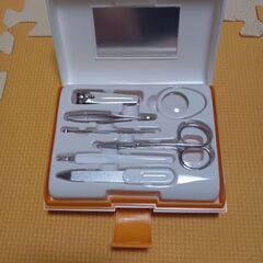 赤十字 　ノベルティグッツ　お手入れセット　（爪切り｜衛生日用品・衛生医療品）の画像