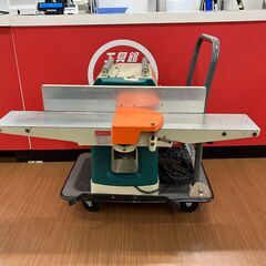 【中古】【動作OK】【店頭引取限定】自動カンナ　ＭＡＫＩＴＡ　マキタ　２０３１Ｓ　継増し定盤付きの画像