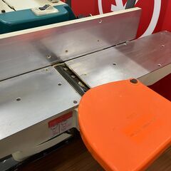 【中古】【動作OK】【店頭引取限定】自動カンナ　ＭＡＫＩＴＡ　マキタ　２０３１Ｓ　継増し定盤付きの画像