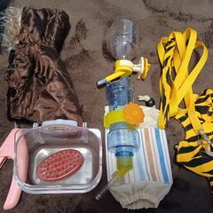 ウサギ キャリーバッグ 爪切り ブラシ 水ボトル リード 洋服 セットの画像