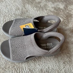 超美品SKECHERSのサンダルの画像