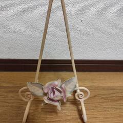 アイアン　薔薇　イーゼル　アンティーク調の画像
