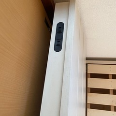 引き取り希望☆木製シングルベッドフレーム 電気コード付きの画像