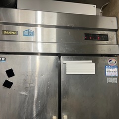 ジャンク　業務用冷凍冷蔵庫　1200×650 100v ジャンクの画像