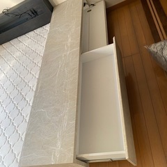 引き取り希望☆LOWYAの代理石調・ストーン調のテレビボード テレビ台の画像