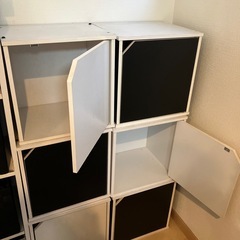 白黒カラーボックス
の画像