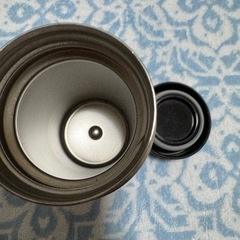 手渡しのみ★日時記載してメッセージください★中古★水筒、ミニボトル差し上げますの画像
