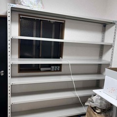 スチールラックの画像