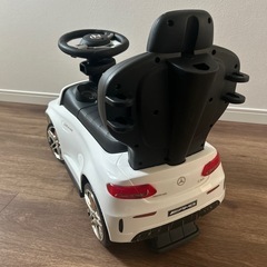 おもちゃの車の画像