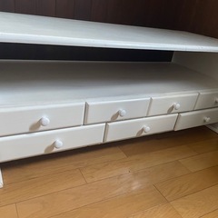 テーブル、テレビ台の画像