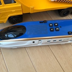 クレーン車、新幹線の画像