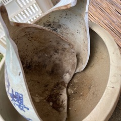 割れたツボ、年代物の画像