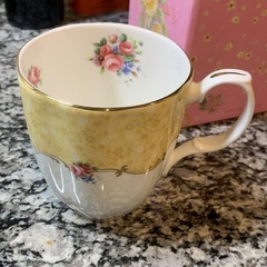 新品　ROYAL ALBERTマグカップ2客の画像