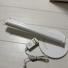 卓上ライト 調節機能付白色LEDスタンドライトの画像
