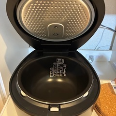 炊飯器　アイリスオーヤマの画像