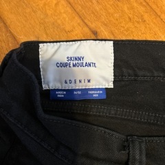 ジーンズとシャツの画像