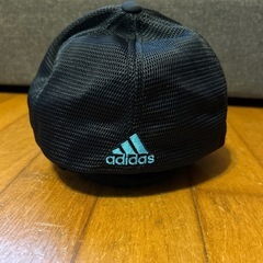 adidasキャップの画像
