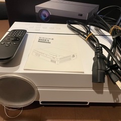FHD画質 プロジェクター　スクリーンセットの画像