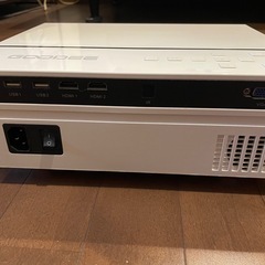 FHD画質 プロジェクター　スクリーンセットの画像