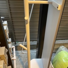 無料　ハンガーラック　スタンドミラーの画像