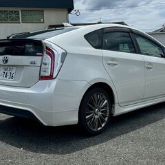 誰でも分割で車が買えます。自社ローン　無審査　3年保証　プリウス　008の画像