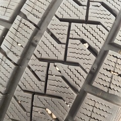 無料❗️4本❗️175/65R14 ピレリ　スタッドレスタイヤの画像